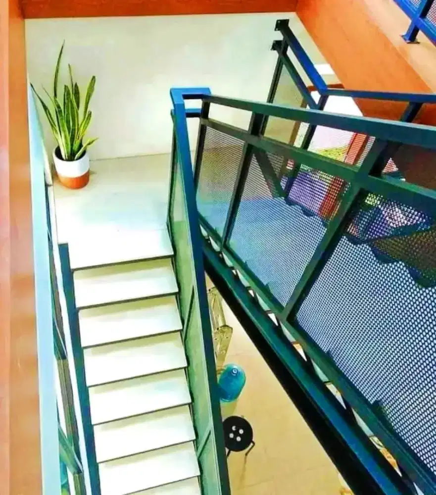 Reling tangga perporate