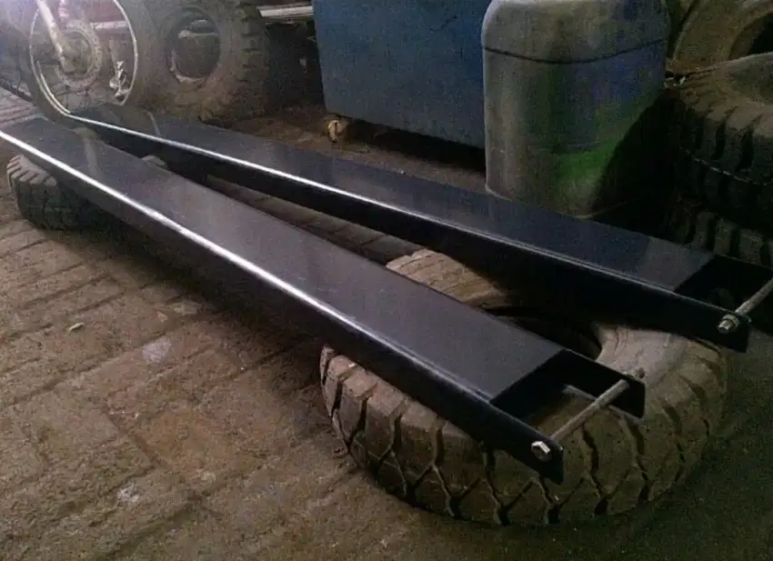 Sepatu Garpu Forklift 2,5   3   5   7 ton