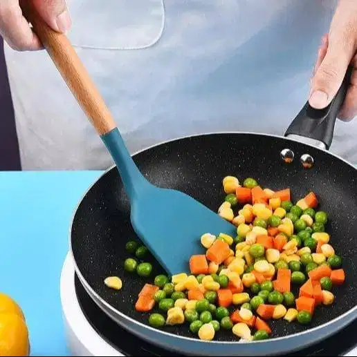 Spatula Masak Silikon Gagang Kayu Anti Lengket Sodet Sutil Tahan Panas