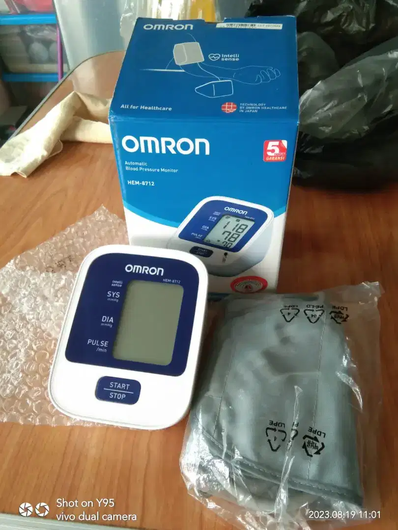 Dijual cepat tensimeter Omron digital