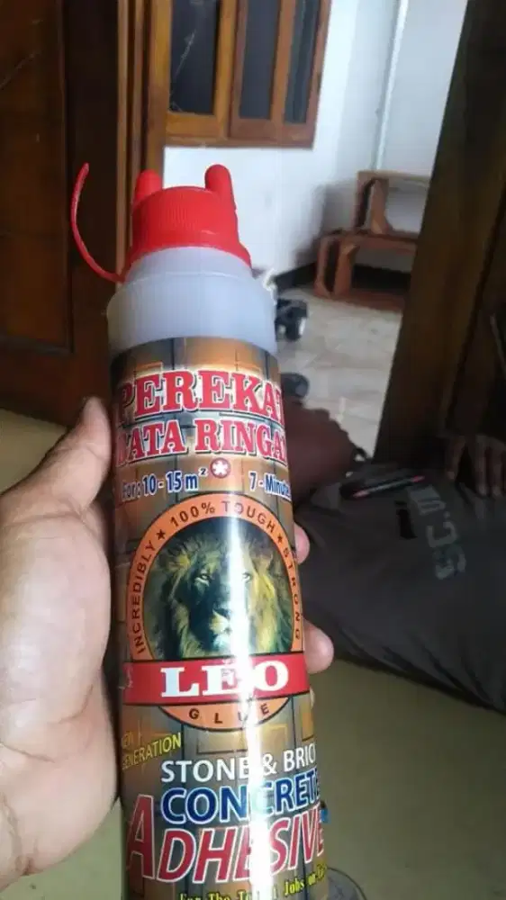 Lem Bata Ringan dan Roster Leo