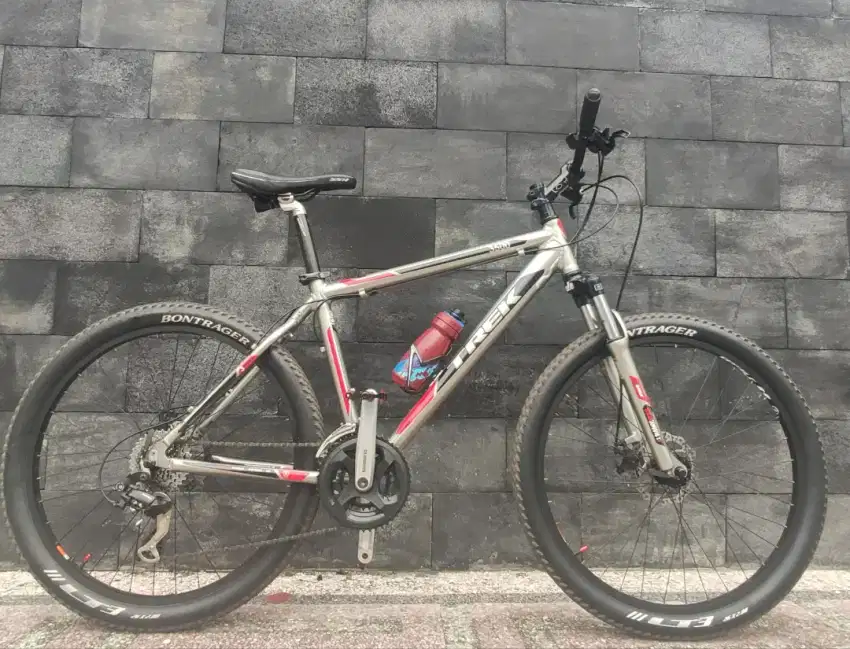 Sepeda MTB TREK seri 3500