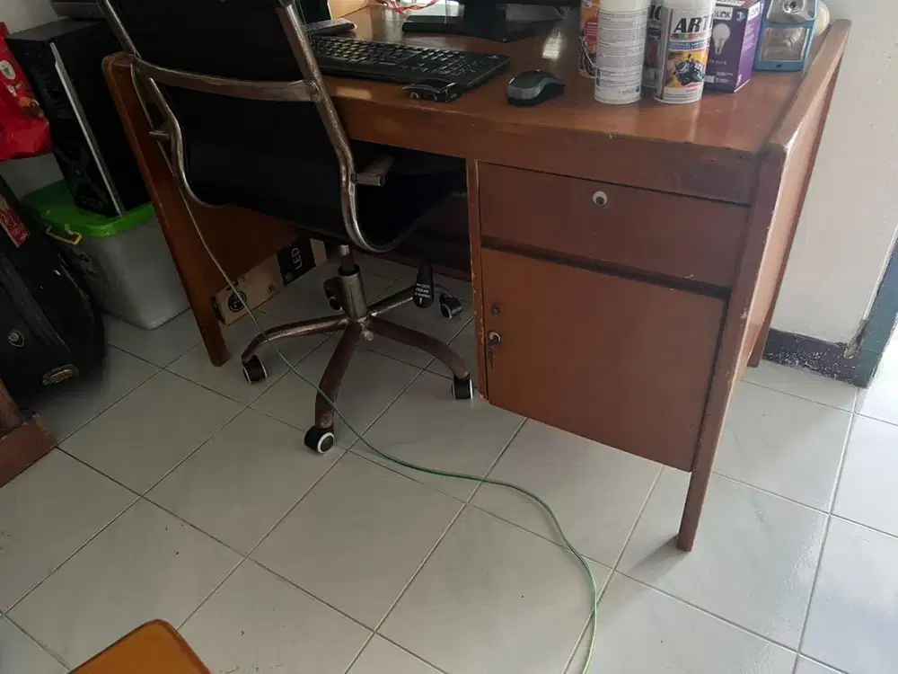 meja kerja kayu bagus kuat bukan partikel atau block tik