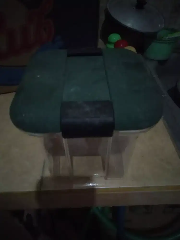 Toples kotak warna hijau