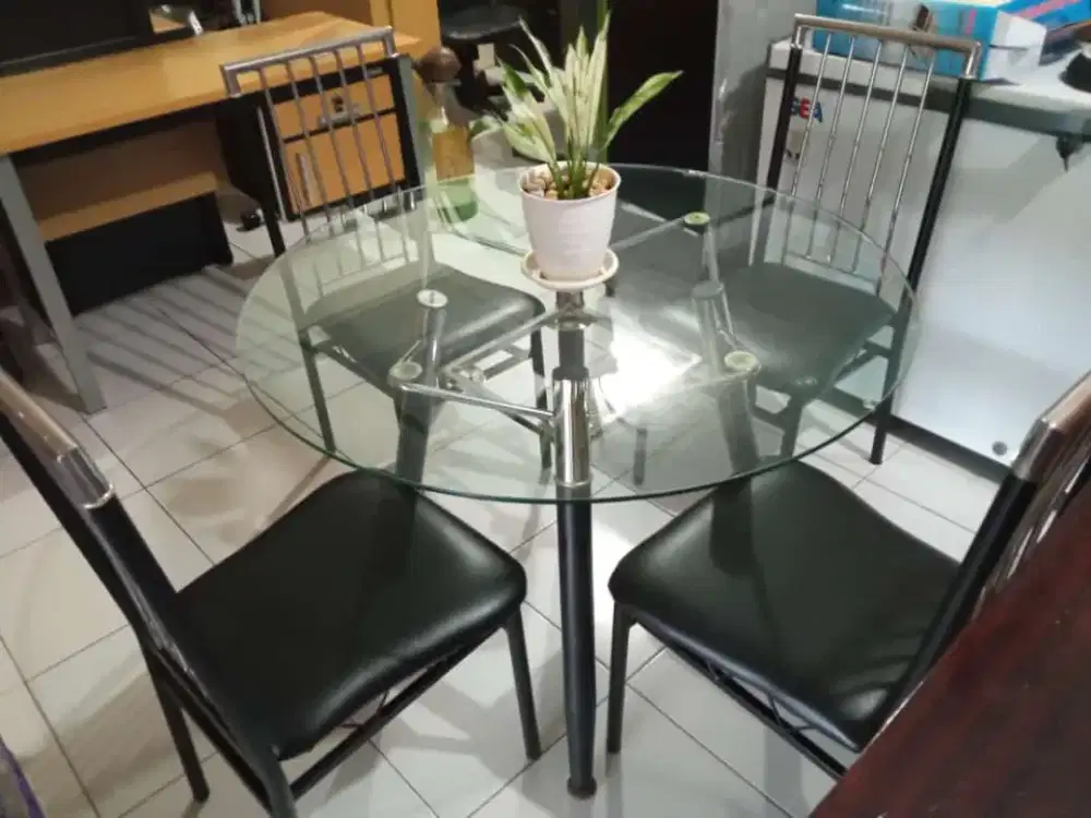 Dibeli Meja Makan dll