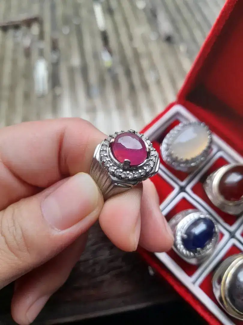 Cincin Batu Ruby