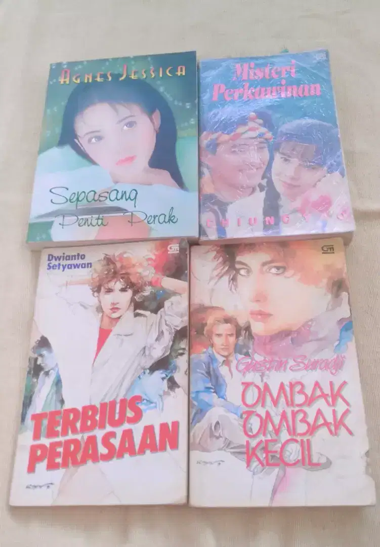 Sepasang Peniti Perak,Misteri Perkawinan,Terbius Perasaan,Ombak Cinta