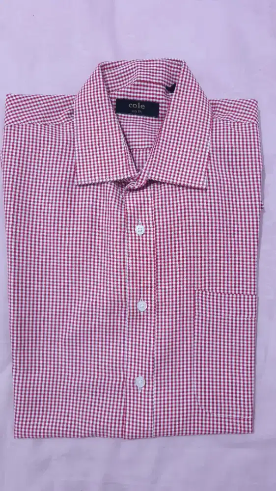Jual kemeja pria lengan panjang merek Cole, ukuran M.