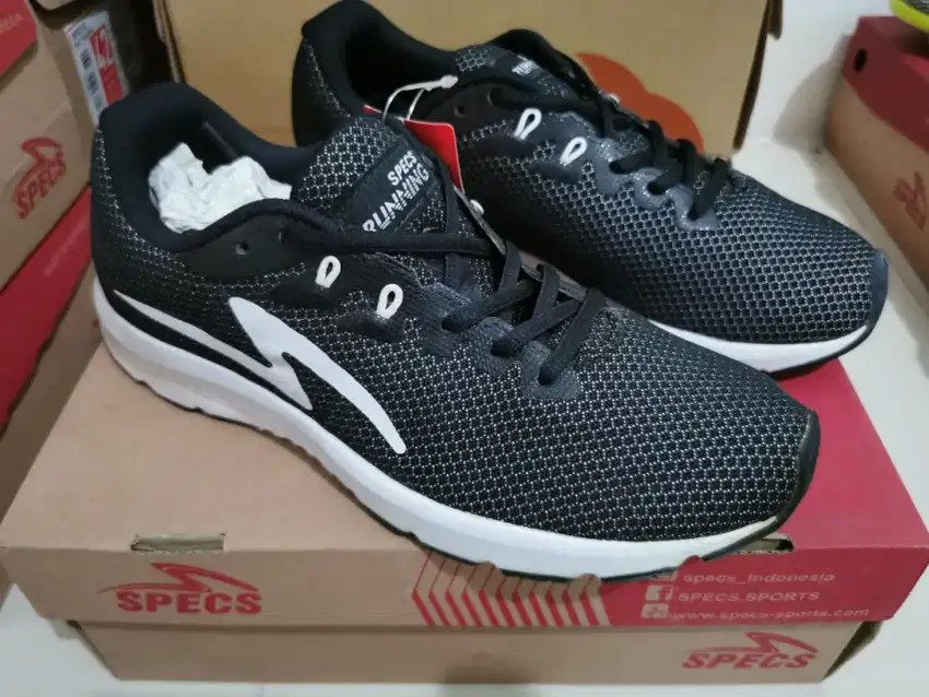 Sepatu Lari Running Specs Original Size 41