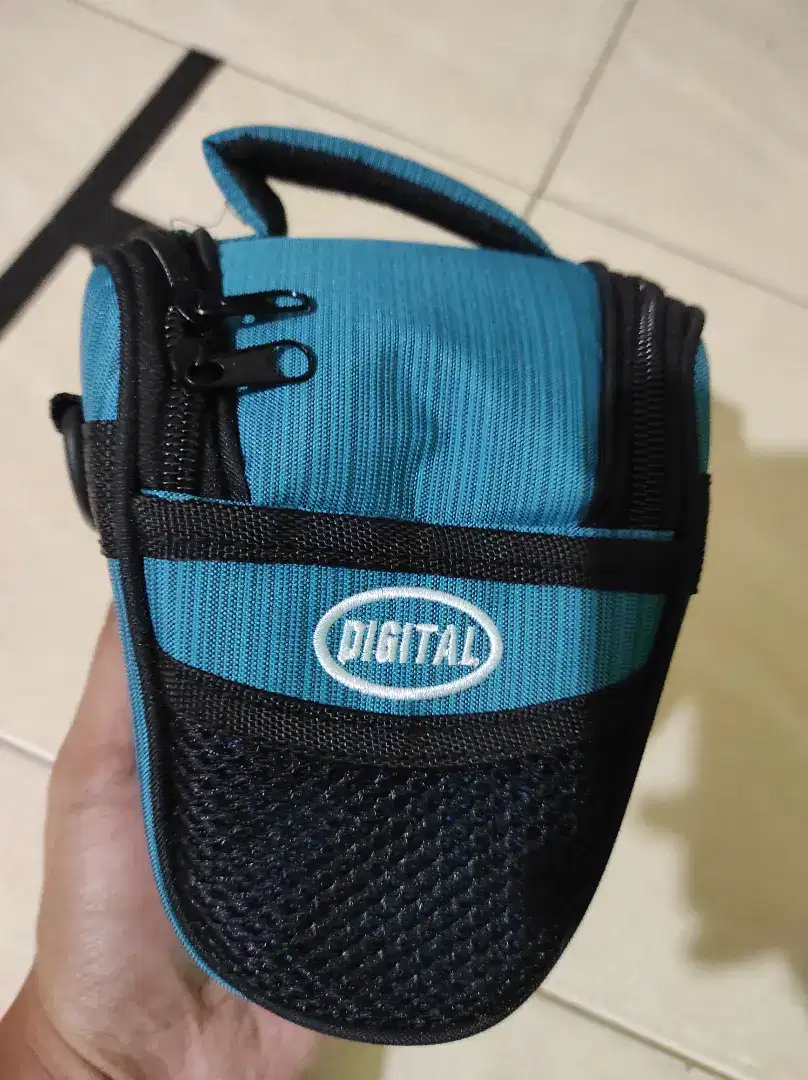 Tas kantong kamera DSLR MIRROLESS bagus