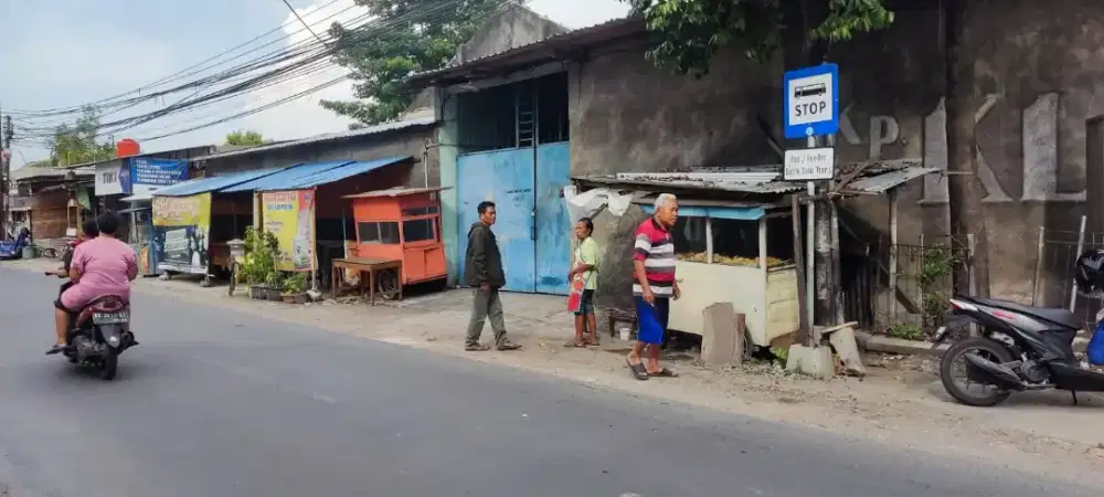 Jual gudang lokasi kadipiro dekat lampu merah komplang lt 1069m /4M NG