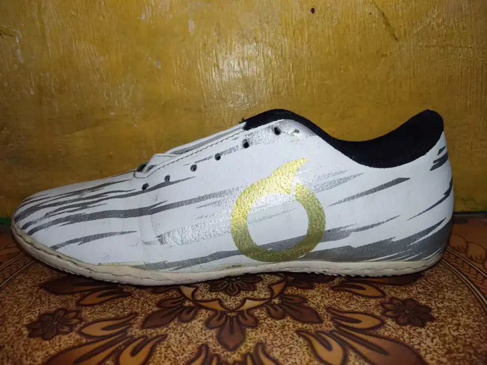 Sepatu Futsal  Ortuseight Uk 40