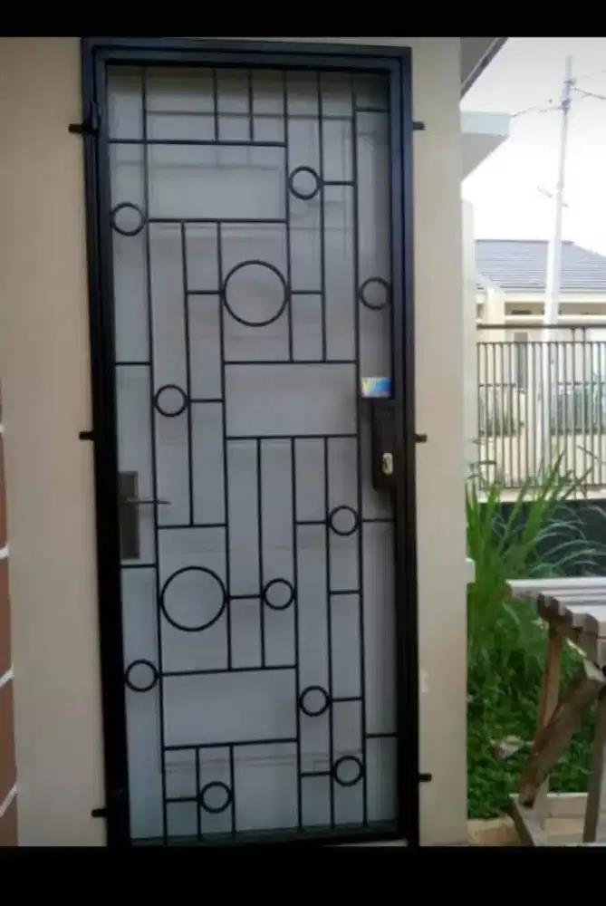 Pintu tralis rumah /pintu dobel