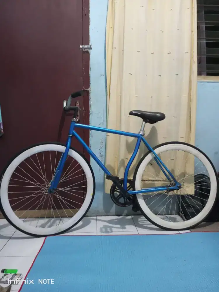 Cari sepeda online fixie