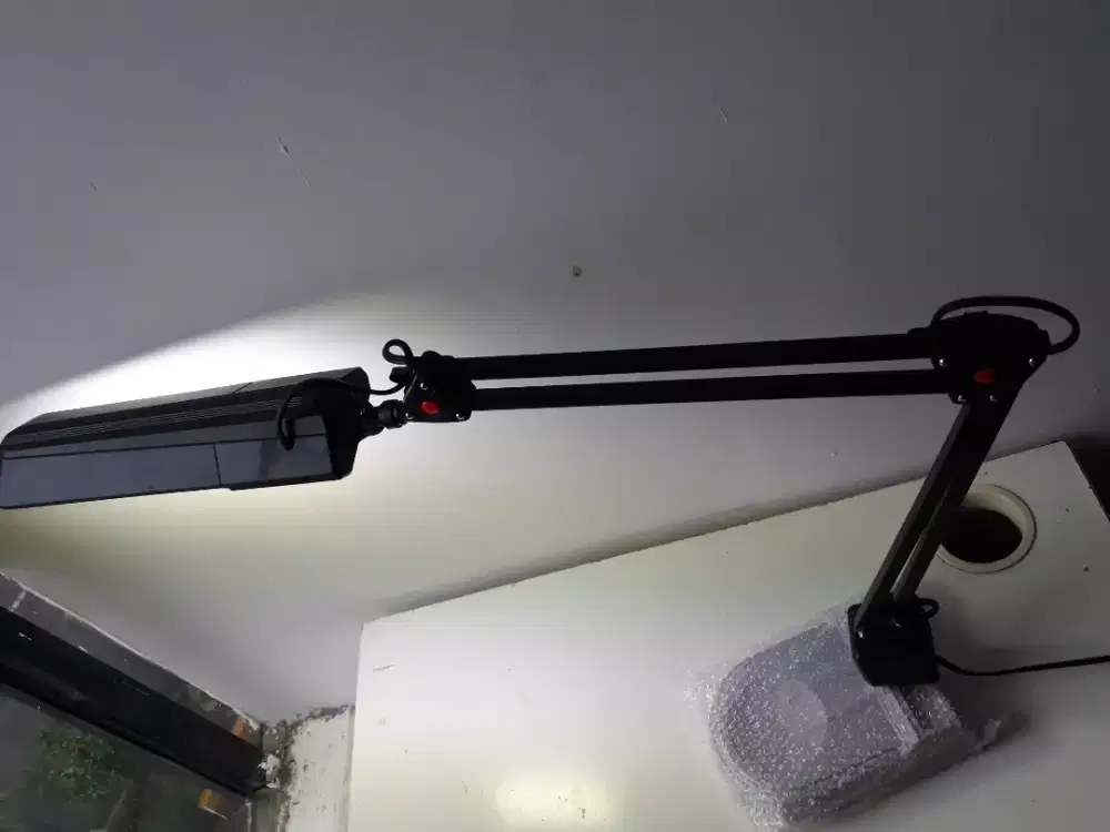 Lampu baca meja PL 11watt