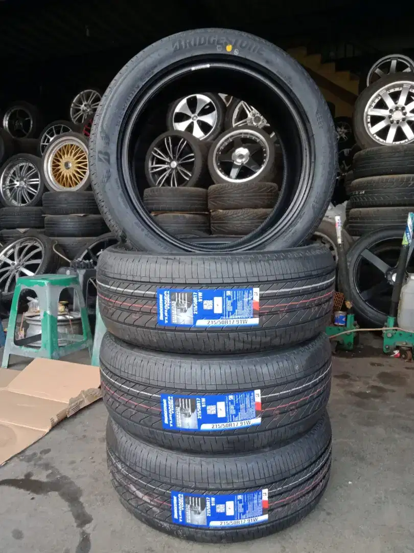 Bridgestone turanza t005.  215 50 17