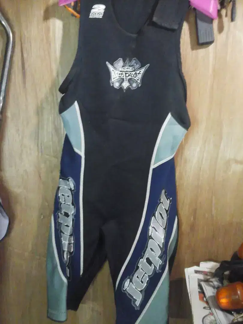 Wetsuit second buat scuba atau diving