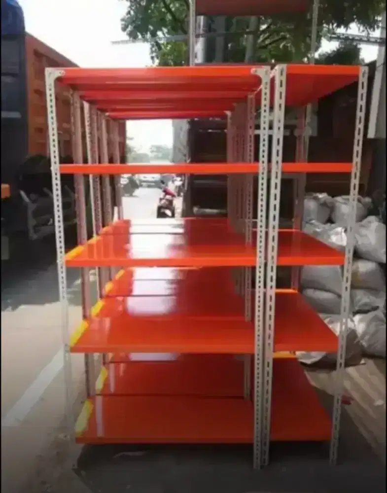 Rak besi sikulubang multifungsi