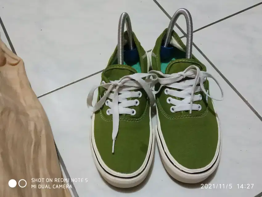 Vans authentic 37
