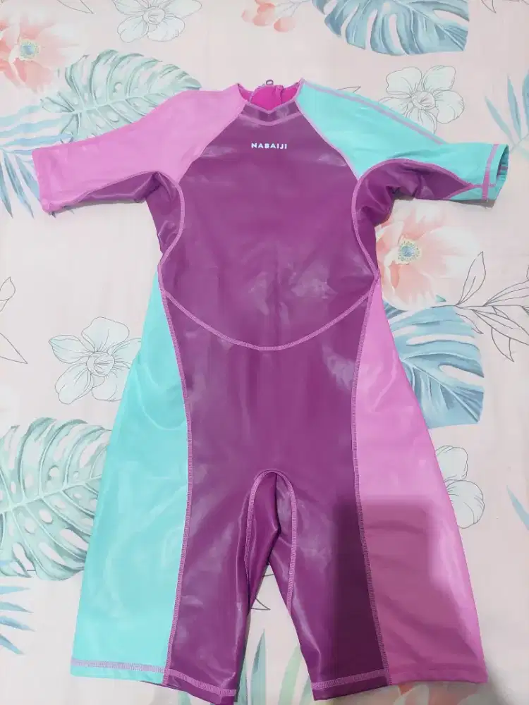 Baju berenang anak perempuan Merk Nabaiji