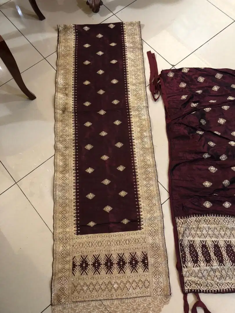 Songket padang sutra merah marun