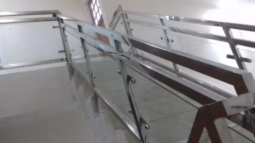 Pagar kaca railing tangga kaca balkon kaca