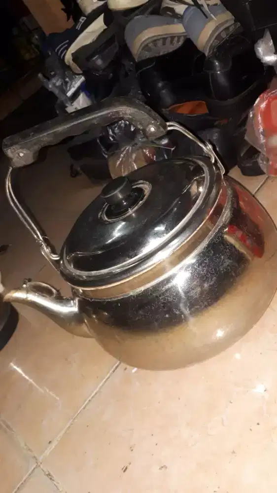 Se bh teko stenlis jumbo dgn tutup nya jg buang bsr jrg ada antik skl