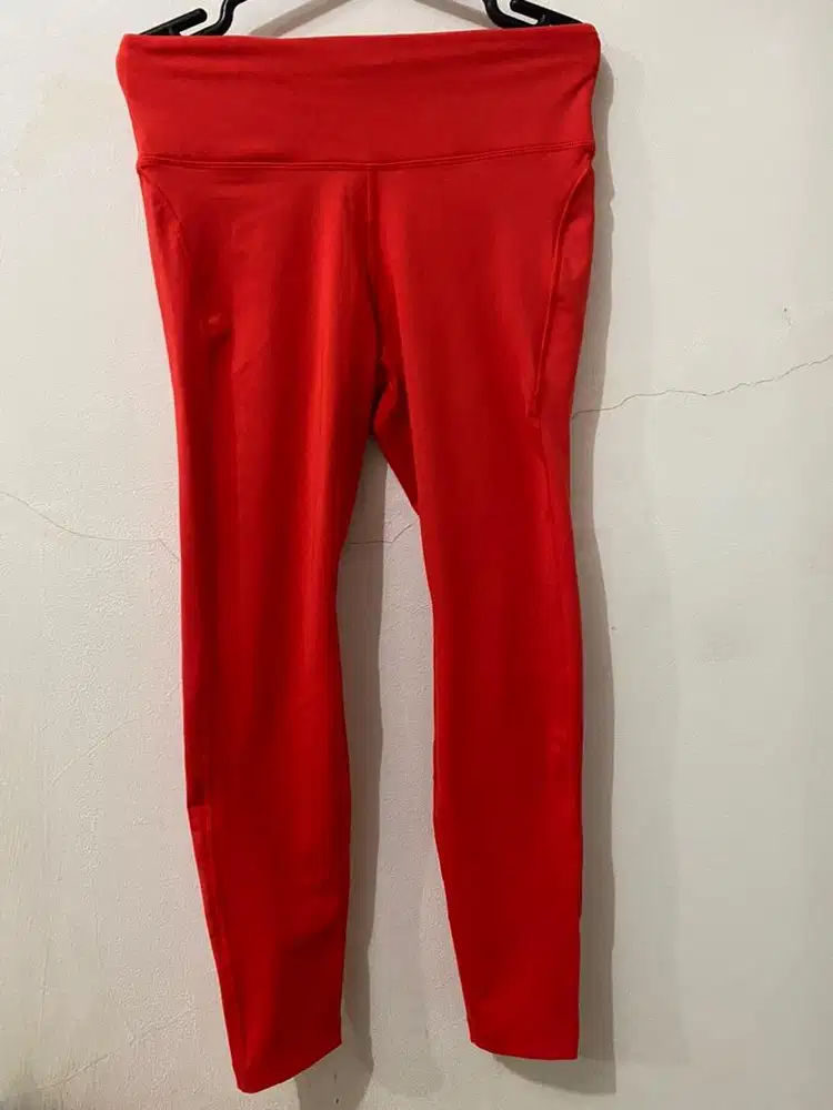 PRELOVED Nike celana training dryfit ori women (waist 80cm)