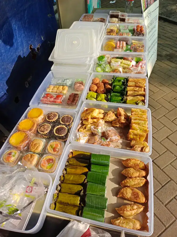 LOWONGAN KERJA PENJAGA LAPAK KUE BASAH AREA GRAHA RAYA BINTARO