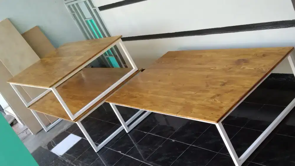 Meja (150cmx90cmx40cm) bisa custom ukuran dan warna