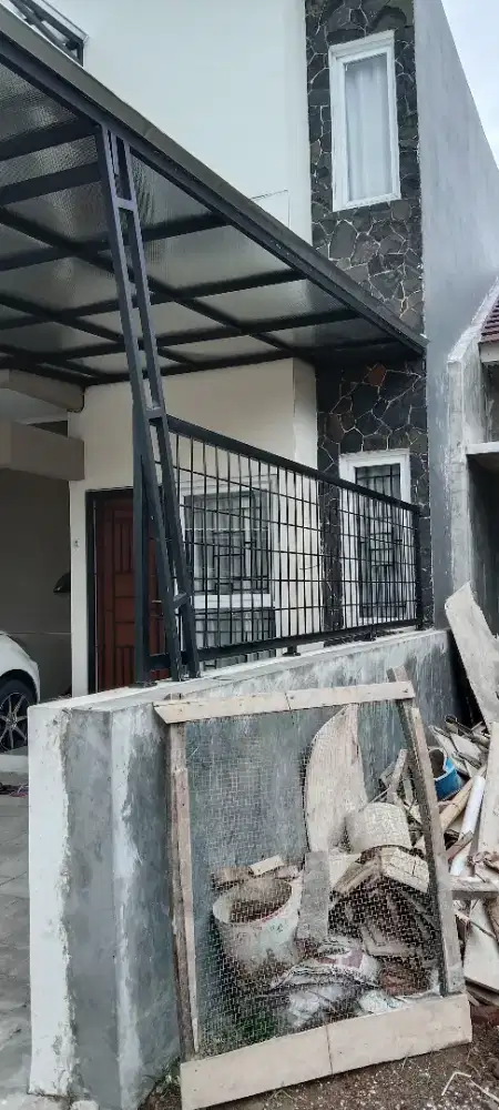 Pagar gantungan bunga