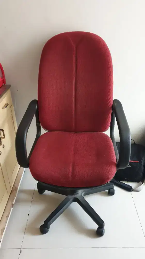 Kursi Kerja Gaming Merah