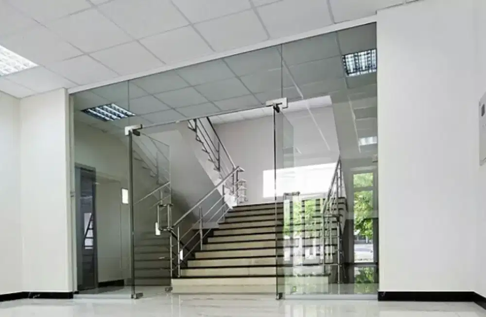 Pintu kaca tempered frameless Jendela kusen alumunium Murah jogja 8