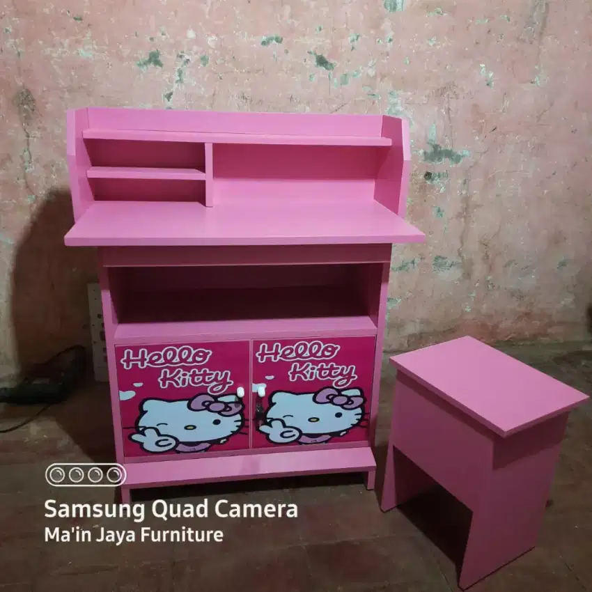 Meja belajar hello kitty dan bangku