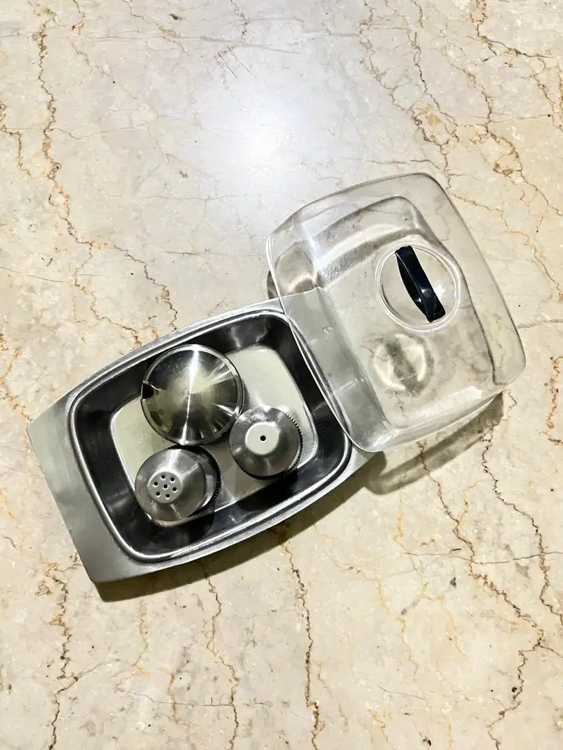 Tempat Bumbu Dapur Stainless / Salt, paper, container shaker