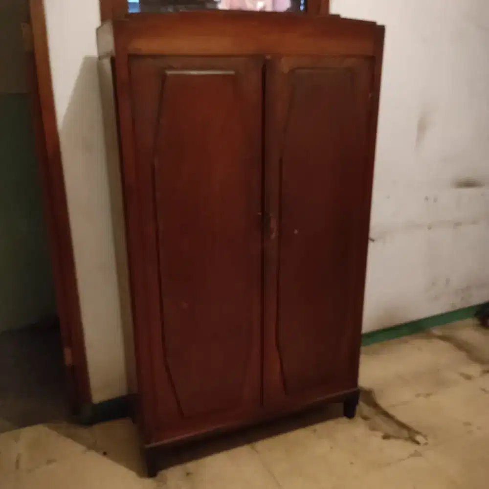 Lemari jati jadul antik