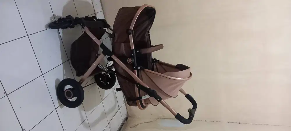 Dijual stroller bayi merk Belecoo