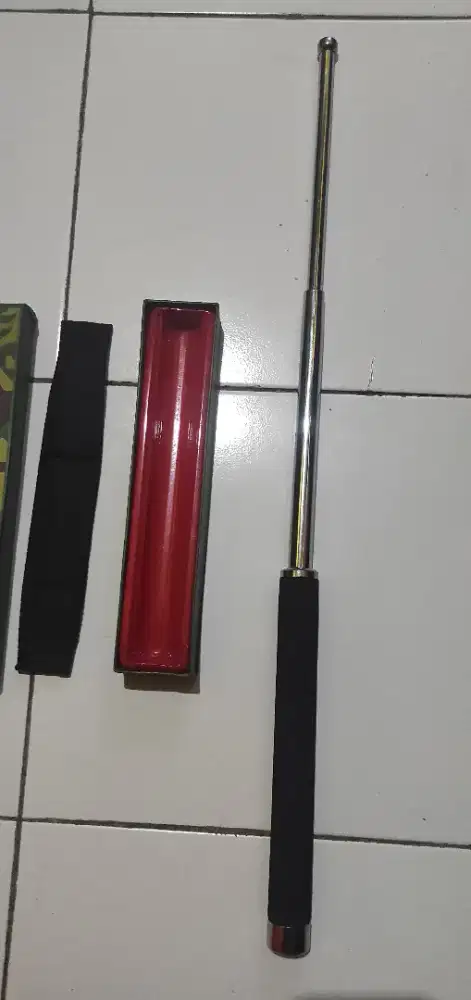Tongkat stick baton