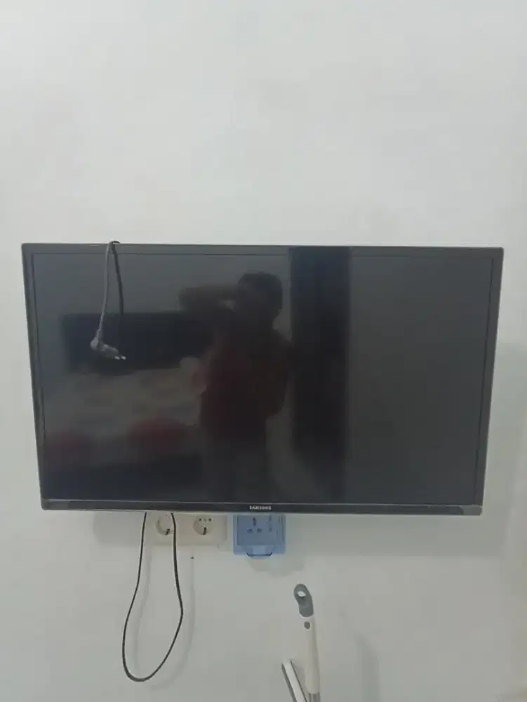 TV SAMSUNG SMART LED 32 SESUAI FOTO - BS JG UTK LAYAR KOMPUTER & CCTV