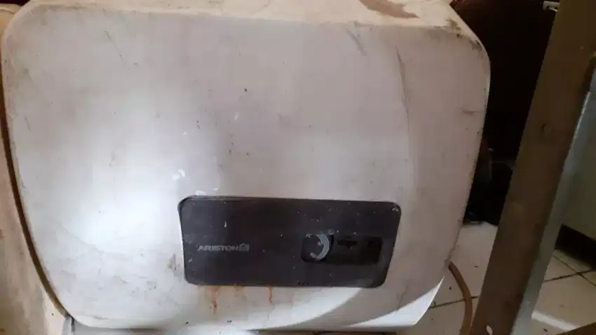 Water heater ariston 30 liter
