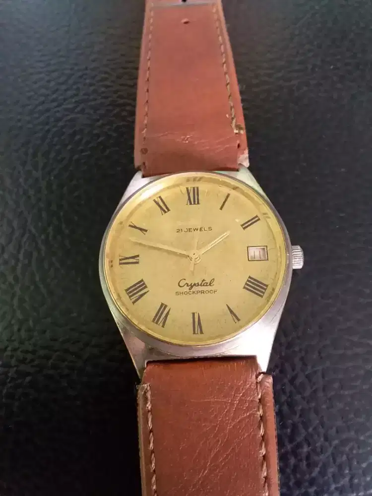 Jam tangan putar Classic (index romawi) Crystal