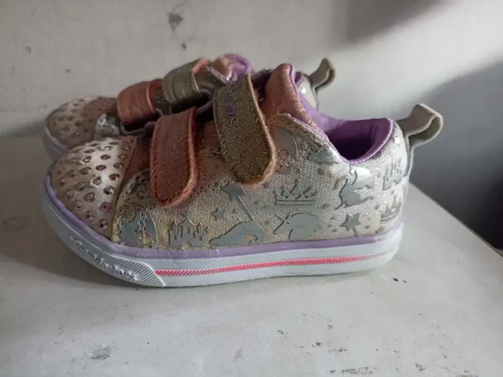 Sepatu skechers TwinkleToos Berlampu original preloved sz 23