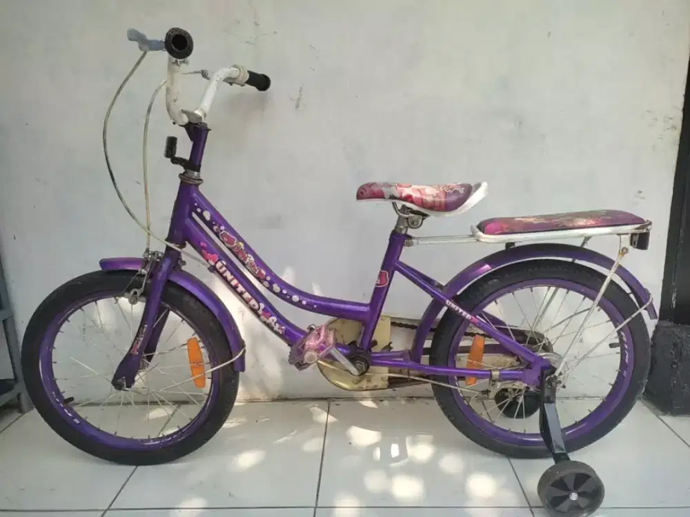 Sepeda anak merk UNITED uk18