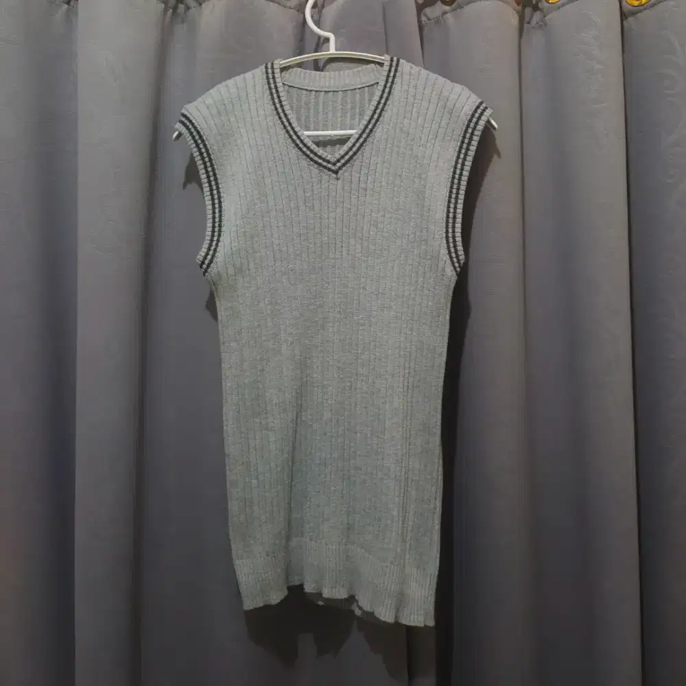 Vest pria size s preloved like new