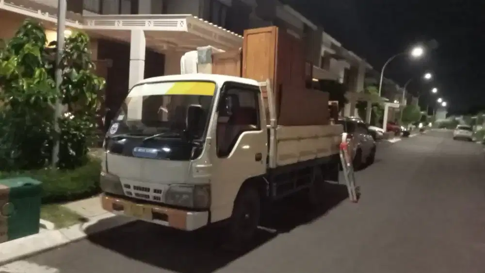 Sewa truk engkel angkut barang dan pindahan