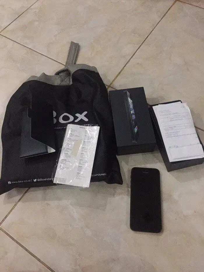 iPhone 5G black color storage 32 gb ex iBox resmi indonesia 100% ori