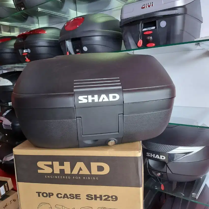 Box SHAD SH42 termurah & terlaris Bisa muat 2 Helm Fullface