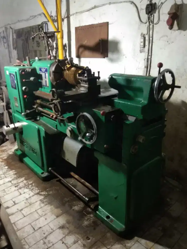 Mesin bubut surabaya pusat - Mesin & Keperluan Industri - 895816039