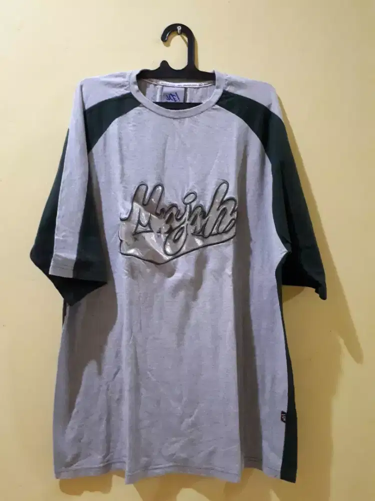 Baju Kaus Lengan Pendek Merek Majah Flavah
