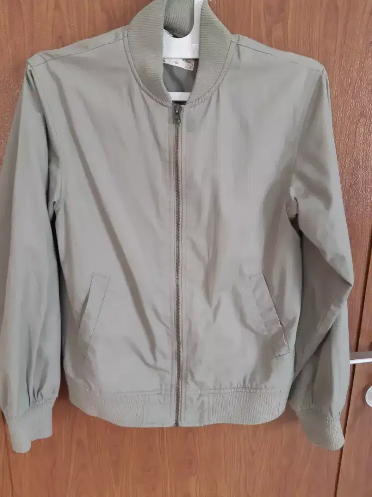 Jacket Bomber LD 100 bisa bolak balik